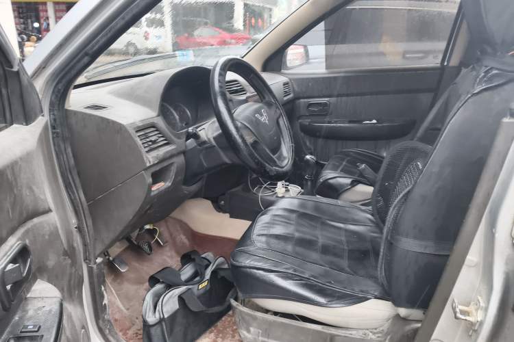 Used Wuling Hongguang 2014 1.2L Base Model China IV Driver Seat