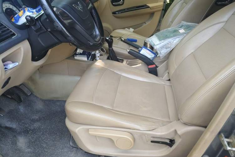 Used Wuling Hongguang 2014 1.5L S Luxury Model Driver Seat