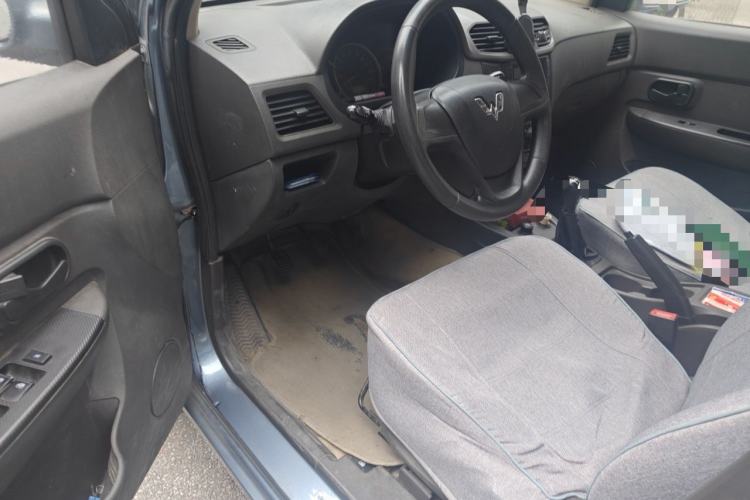 Used Wuling Hongguang 2014 1.5L S Standard Version Driver Seat