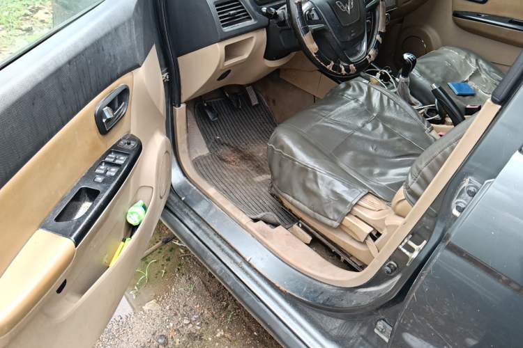 Used Wuling Hongguang 2014 1.5L S Luxury Model Driver Seat