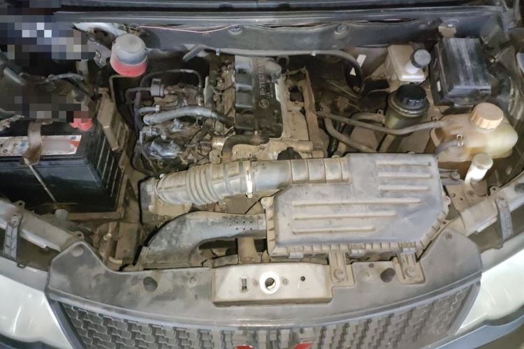 Used Wuling Hongguang 2014 1.5L Base Version Engine Bay