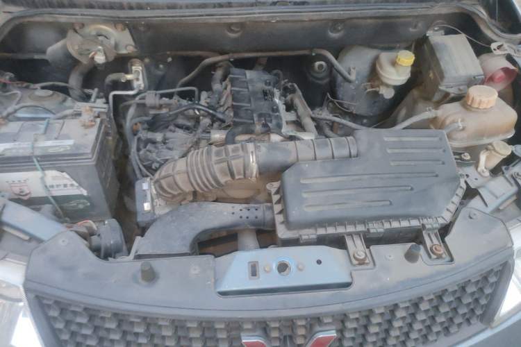 Used Wuling Hongguang 2014 1.5L Base Version Engine Bay
