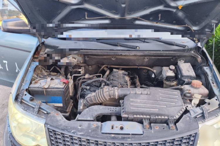 Used Wuling Hongguang 2014 1.5L Base Version Engine Bay