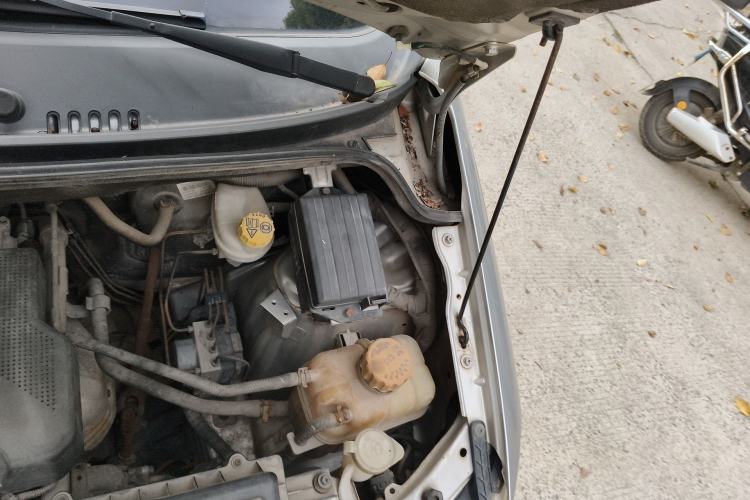 Used Wuling Hongguang 2014 1.5L S Luxury Model Engine Bay Left