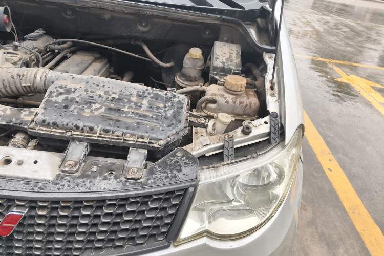 Used Wuling Hongguang 2014 1.2L Base Model China IV Engine Bay Left