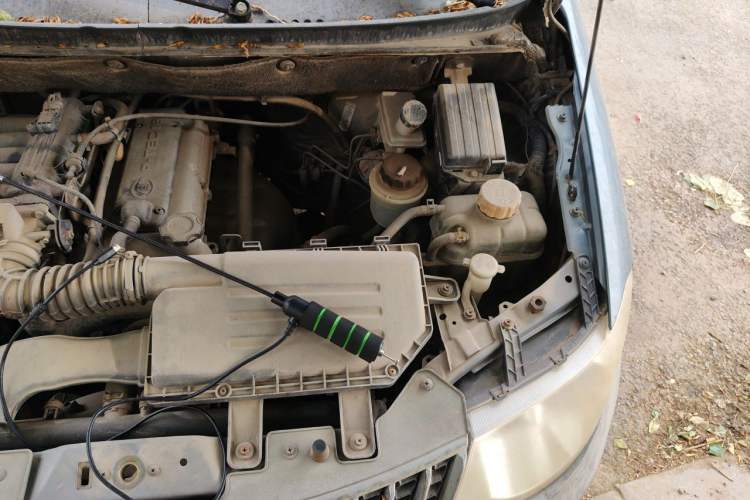 Used Wuling Hongguang 2014 1.2L Base Model China IV Engine Bay Left