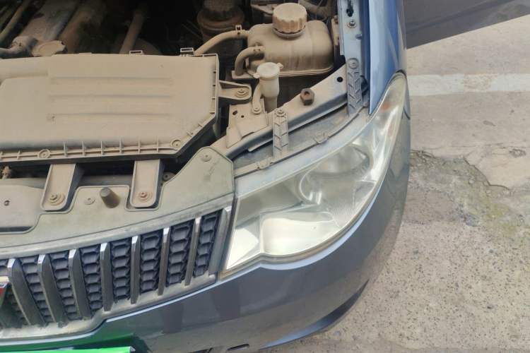 Used Wuling Hongguang 2014 1.2L Base Model China IV Engine Bay Left