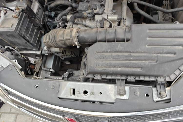 Used Wuling Hongguang 2014 1.5L S Standard Version Engine Bay