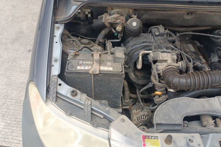 Used Wuling Hongguang 2014 1.2L Standard Model China IV Engine Bay Right