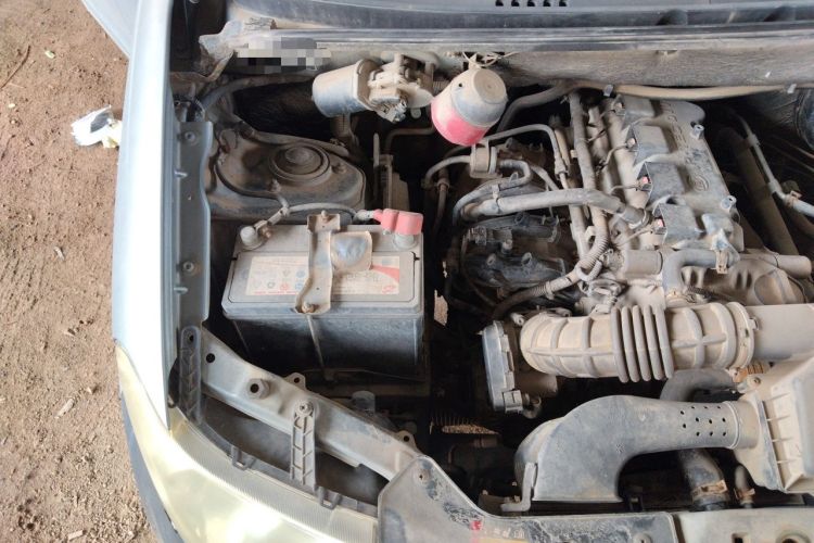 Used Wuling Hongguang 2014 1.5L Base Version Engine Bay Right