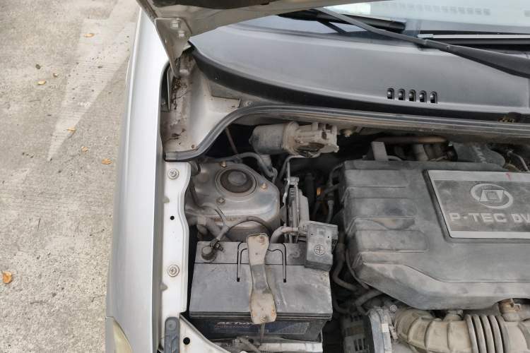 Used Wuling Hongguang 2014 1.5L S Luxury Model Engine Bay Right