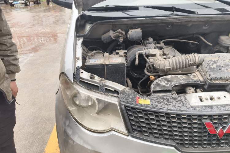 Used Wuling Hongguang 2014 1.2L Base Model China IV Engine Bay Right
