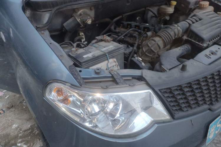 Used Wuling Hongguang 2014 1.5L Base Version Engine Bay Right