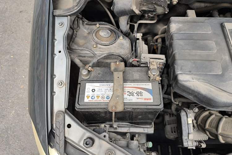 Used Wuling Hongguang 2014 1.5L S Luxury Model Engine Bay Right
