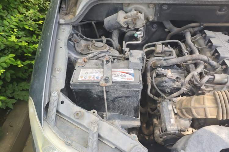 Used Wuling Hongguang 2014 1.5L S Luxury Model Engine Bay Right