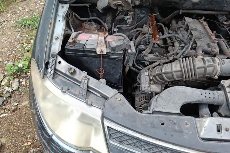 Used Wuling Hongguang 2014 1.5L S Luxury Model Engine Bay Right