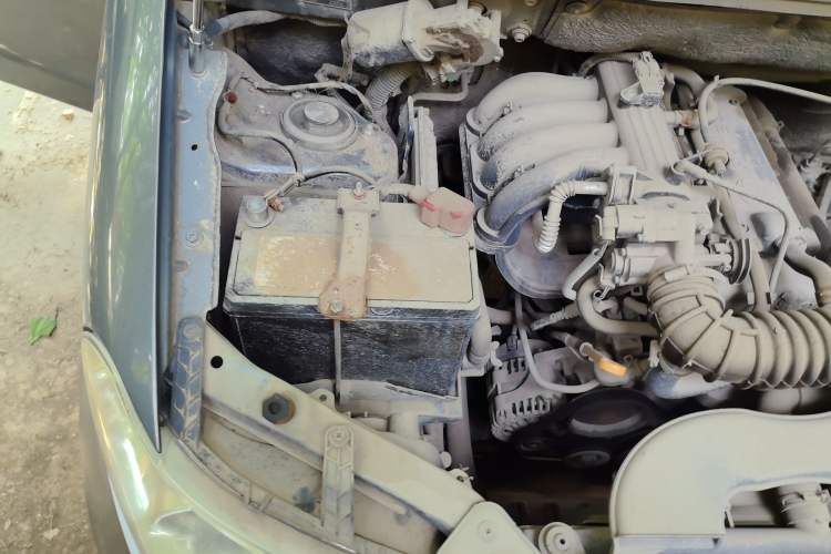 Used Wuling Hongguang 2014 1.2L Base Model China IV Engine Bay Right