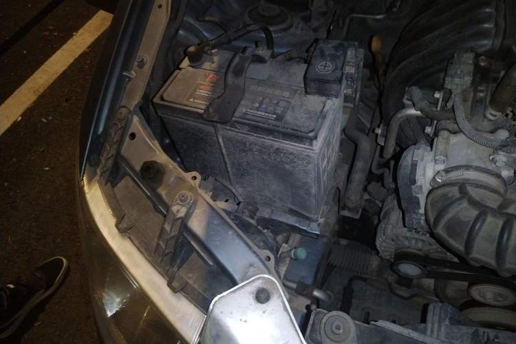 Used Wuling Hongguang 2014 1.2L Standard Model China IV Engine Bay Right