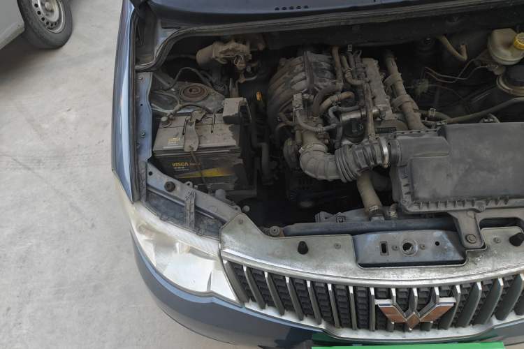 Used Wuling Hongguang 2014 1.2L Standard Model China IV Engine Bay Right