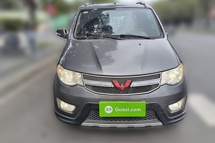 Used Wuling Hongguang 2014 1.5L S Luxury Model Front