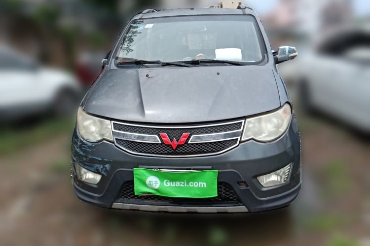 Used Wuling Hongguang 2014 1.5L S Luxury Model Front