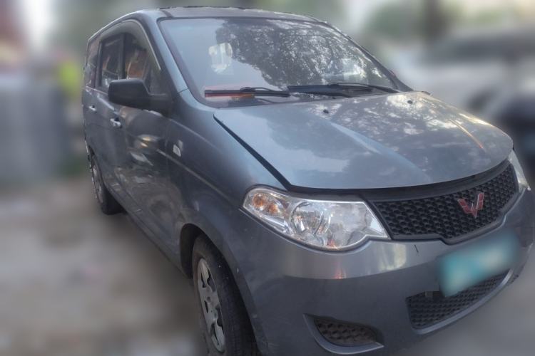 Used Wuling Hongguang 2014 1.5L Base Version Front Right 45 Deg