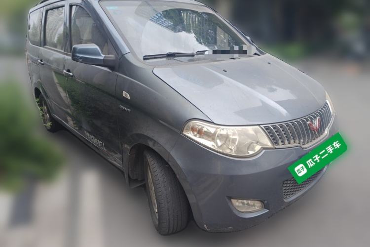 Used Wuling Hongguang 2014 1.5L S Standard Version Front Right 45 Deg