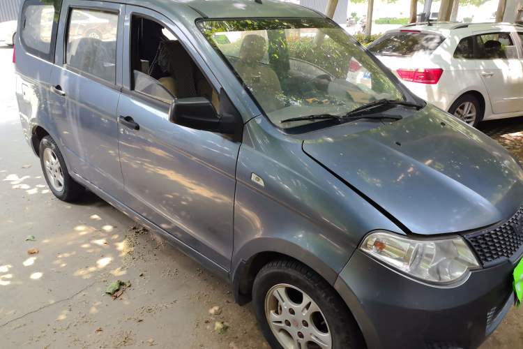 Used Wuling Hongguang 2014 1.2L Base Model China IV Front Right 45 Deg