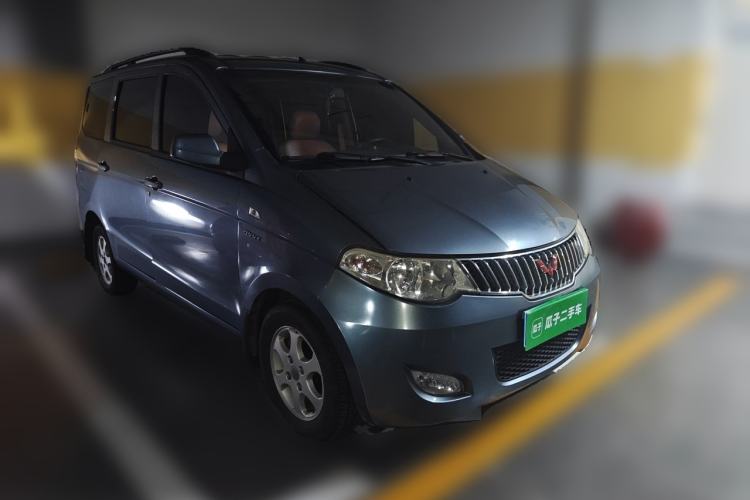 Used Wuling Hongguang 2014 1.5L Standard Version Front Right 45 Deg