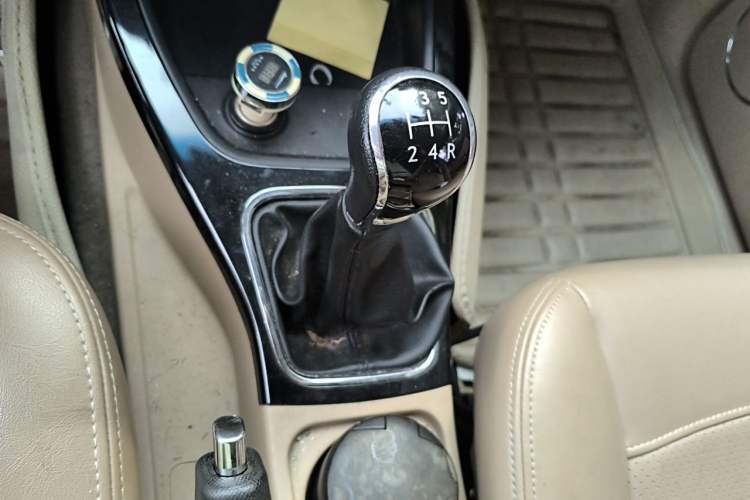 Used Wuling Hongguang 2014 1.5L S Luxury Model Gear Lever