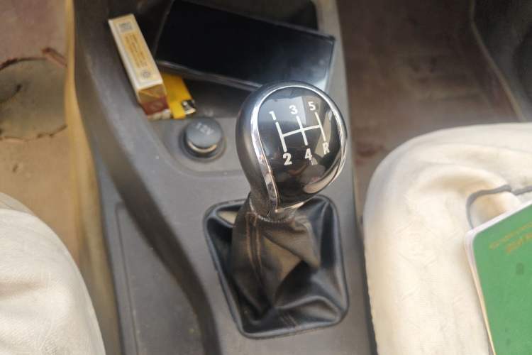Used Wuling Hongguang 2014 1.2L S Standard Version China IV Standard Gear Lever