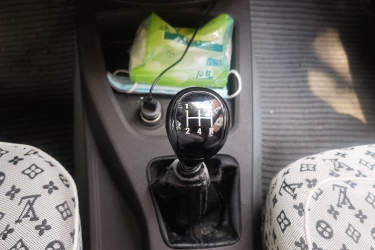 Used Wuling Hongguang 2014 1.5L Standard Version Gear Lever