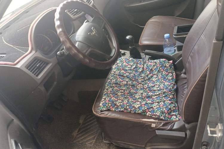 Used Wuling Hongguang 2014 1.2L Standard Model China IV Left Front Seat