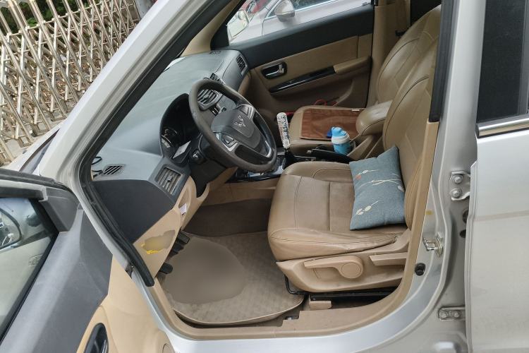 Used Wuling Hongguang 2014 1.5L S Luxury Model Left Front Seat