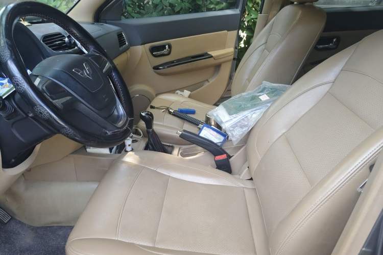 Used Wuling Hongguang 2014 1.5L S Luxury Model Left Front Seat
