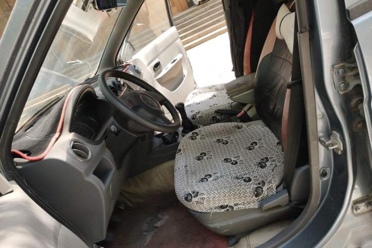Used Wuling Hongguang 2014 1.2L Base Model China IV Left Front Seat