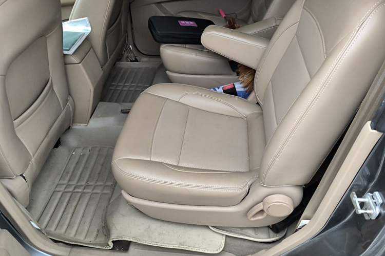 Used Wuling Hongguang 2014 1.5L S Luxury Model Left Rear Seat