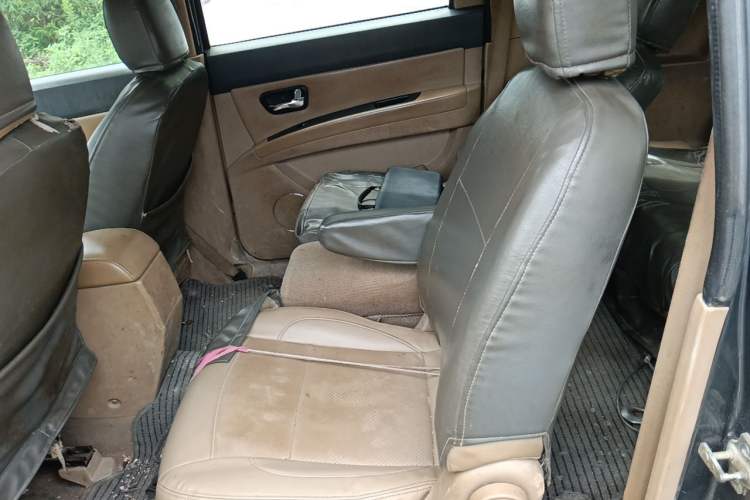 Used Wuling Hongguang 2014 1.5L S Luxury Model Left Rear Seat