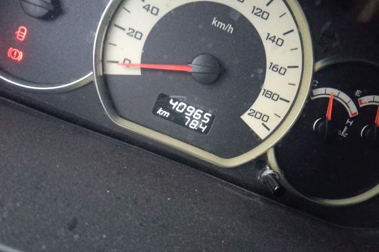 Used Wuling Hongguang 2014 1.5L S Luxury Model Odometer Close Up