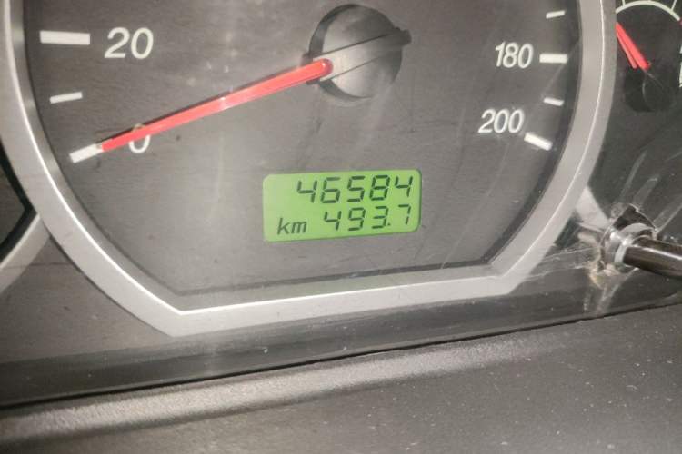 Used Wuling Hongguang 2014 1.5L Base Version Odometer Close Up