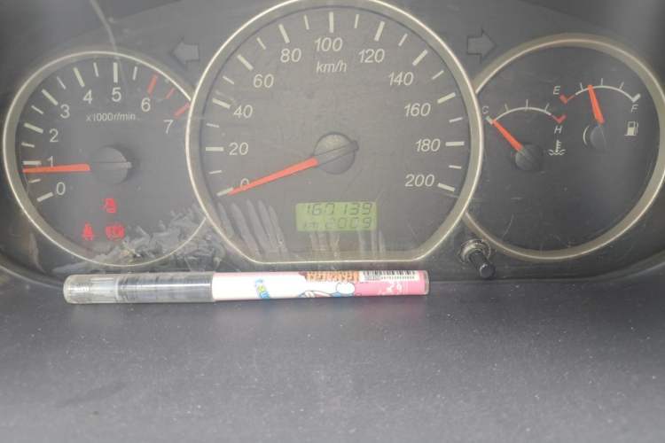 Used Wuling Hongguang 2014 1.5L S Standard Version Odometer Close Up