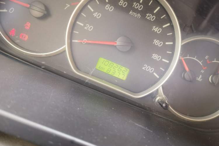 Used Wuling Hongguang 2014 1.5L Standard Version Odometer Close Up