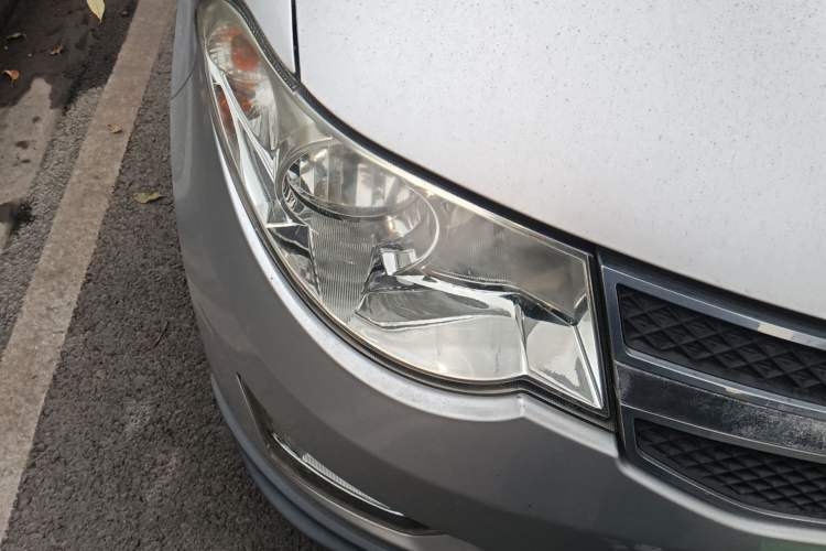 Used Wuling Hongguang 2014 1.5L S Luxury Model Right Front Headlight