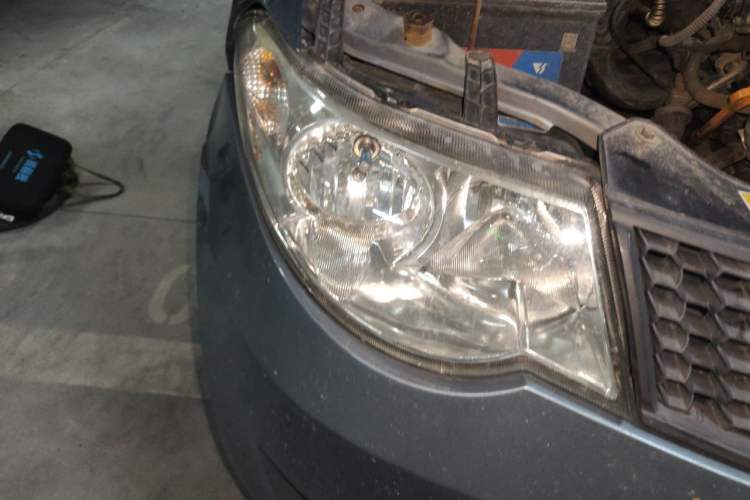 Used Wuling Hongguang 2014 1.2L Base Model China IV Right Front Headlight
