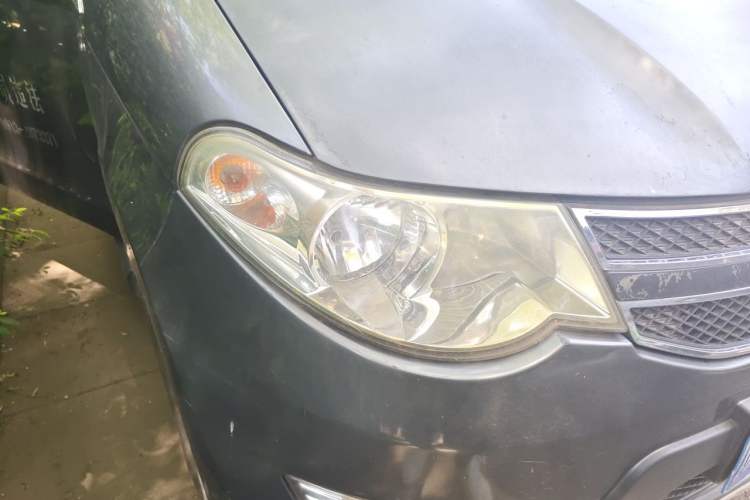 Used Wuling Hongguang 2014 1.5L S Luxury Model Right Front Headlight