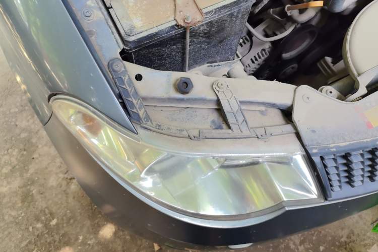 Used Wuling Hongguang 2014 1.2L Base Model China IV Right Front Headlight