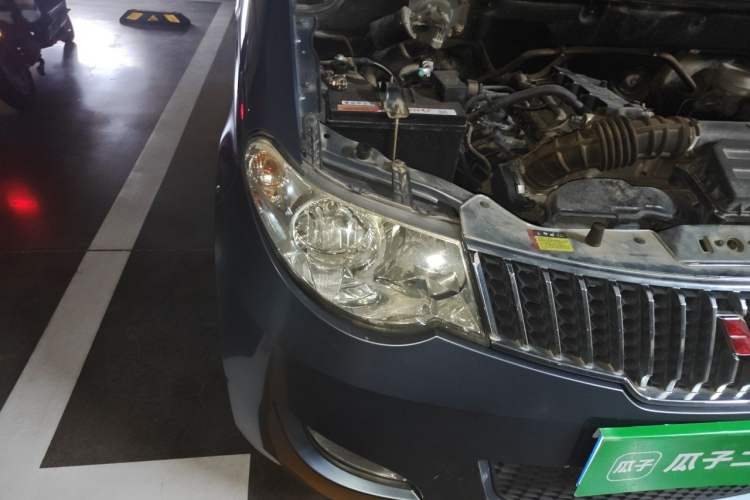 Used Wuling Hongguang 2014 1.5L Standard Version Right Front Headlight