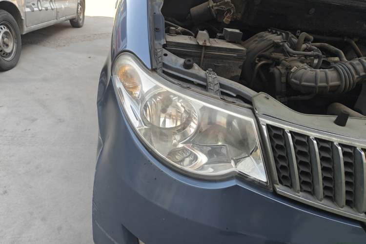 Used Wuling Hongguang 2014 1.2L Standard Model China IV Right Front Headlight
