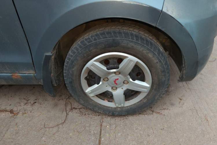 Used Wuling Hongguang 2014 1.2L Base Model China IV Right Front Wheel Hub