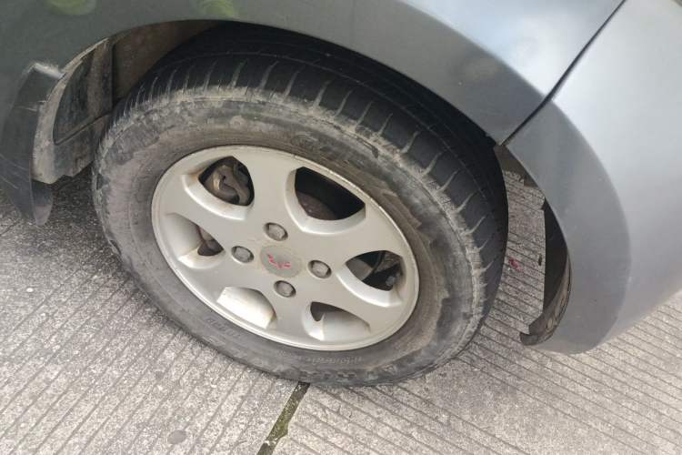 Used Wuling Hongguang 2014 1.2L Standard Model China IV Right Front Wheel Hub